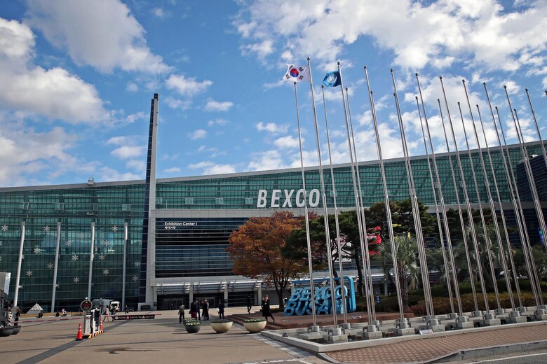 Científicos piden en Busan un tratado ambicioso para reducir contaminación por plásticos