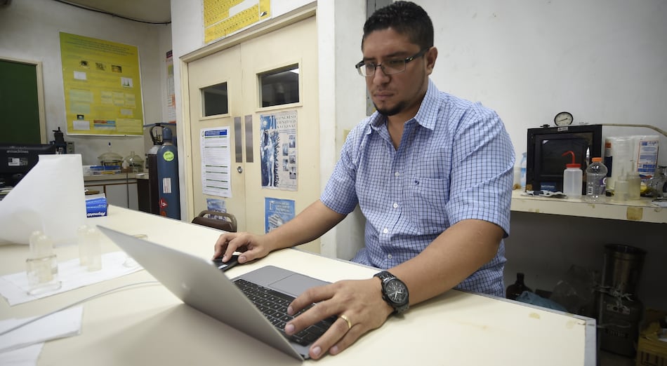 Un científico de magnetismo molecular, sin laboratorio