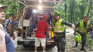 Se derrumba puente colgante en Colombia, reportan siete muertos y 15 heridos
