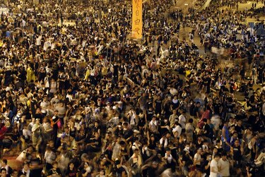 Manifestantes pasan noche pacífica en Hong Kong