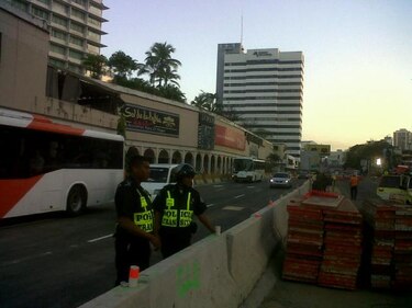 Por obras del Metro, inhabilitan más carriles en la Vía España