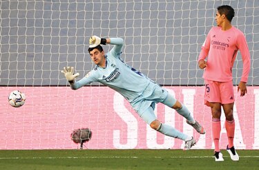 Un gol del hondureño Anthony Lozano acaba con el invicto del Real Madrid