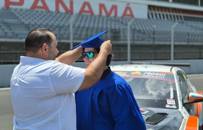 Diploma en mano y directo a la pista: Sebastián Guerra corre el mismo día de su graduación