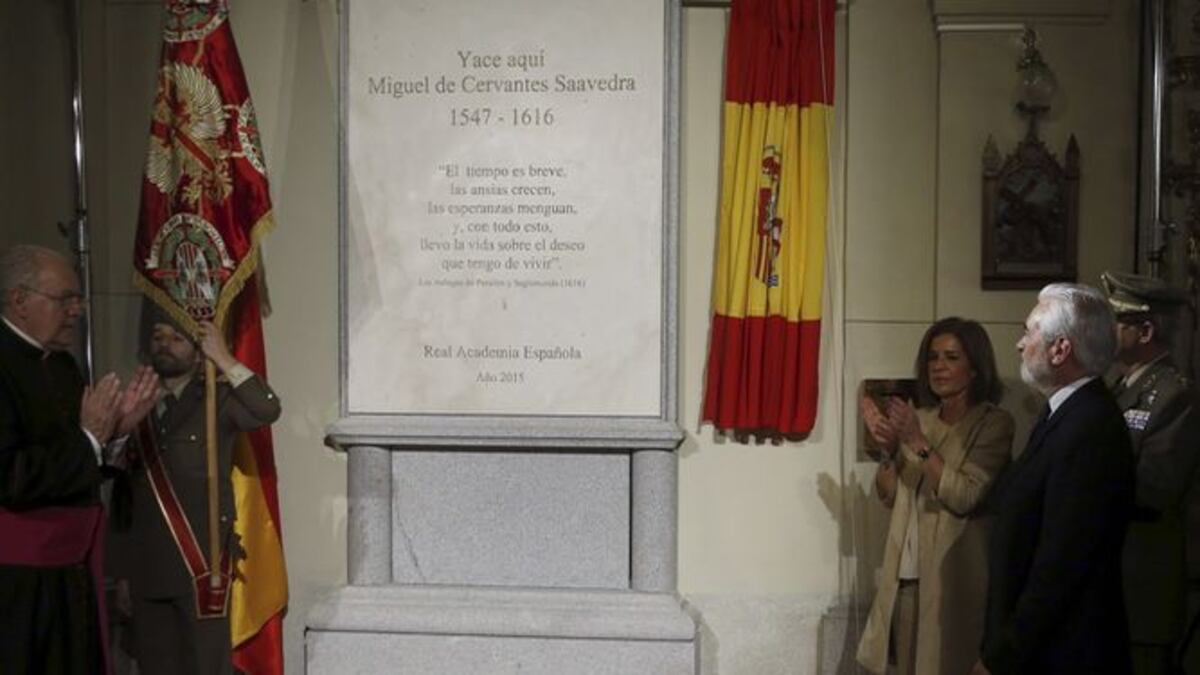 España entierra a Miguel de Cervantes 400 años después