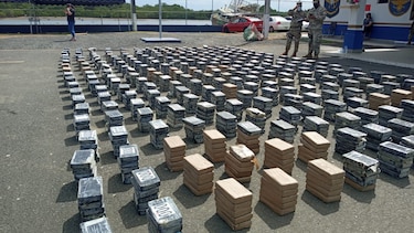 Juez ordena arresto a ocho personas por introducir droga en contenedores