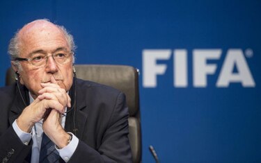 Blatter renuncia a la FIFA