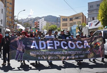 Cocaleros bolivianos deciden marchar para lograr cierre de ‘mercado paralelo’