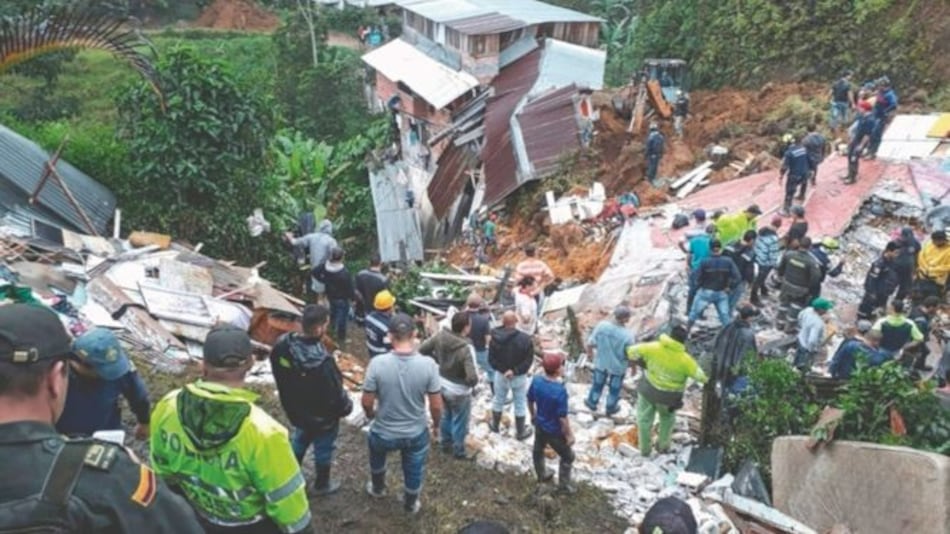 Al menos 12 muertos dejan deslizamientos de tierra en Colombia
