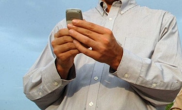 Unión Europea logra un acuerdo para recortar costes de ‘roaming’