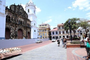 Presentan proyecto de ley para extender beneficios fiscales para quienes inviertan en el Casco Antiguo
