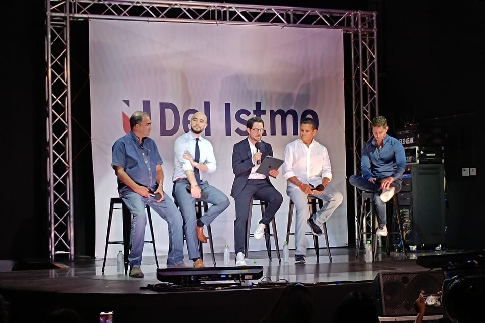 Entre ‘pintas’ y pizzas, un encuentro de los aspirantes a la Alcaldía de Panamá con universitarios