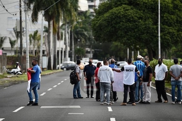 Se reanuda el tránsito en la avenida Balboa; protesta deja al menos 10 taxistas aprehendidos