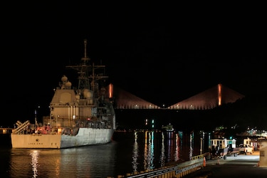 Estados Unidos movilizó el buque portamisiles Lake Erie por el Canal de Panamá rumbo al Caribe, cerca de Venezuela