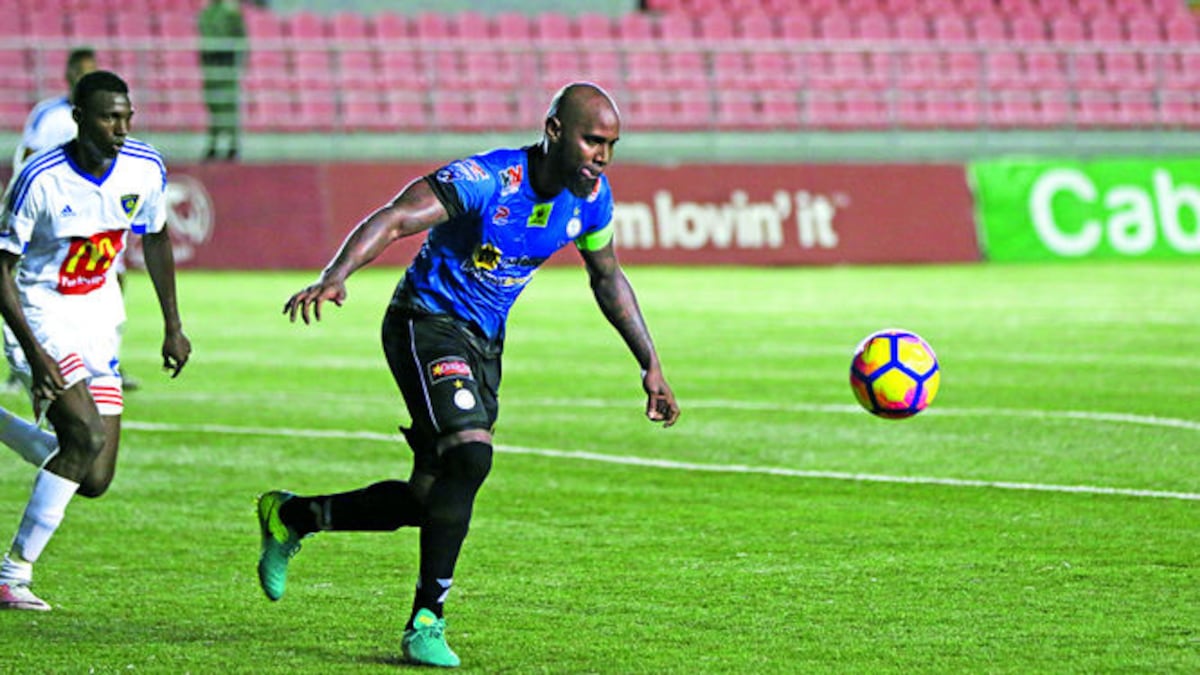 Felipe Baloy debutó en la Liga Panameña de Fútbol el pasado 5 de febrero con un gol de cabeza en la victoria del Tauro FC sobre el Chorrillo FC por 3 a 1. CORTESÍA