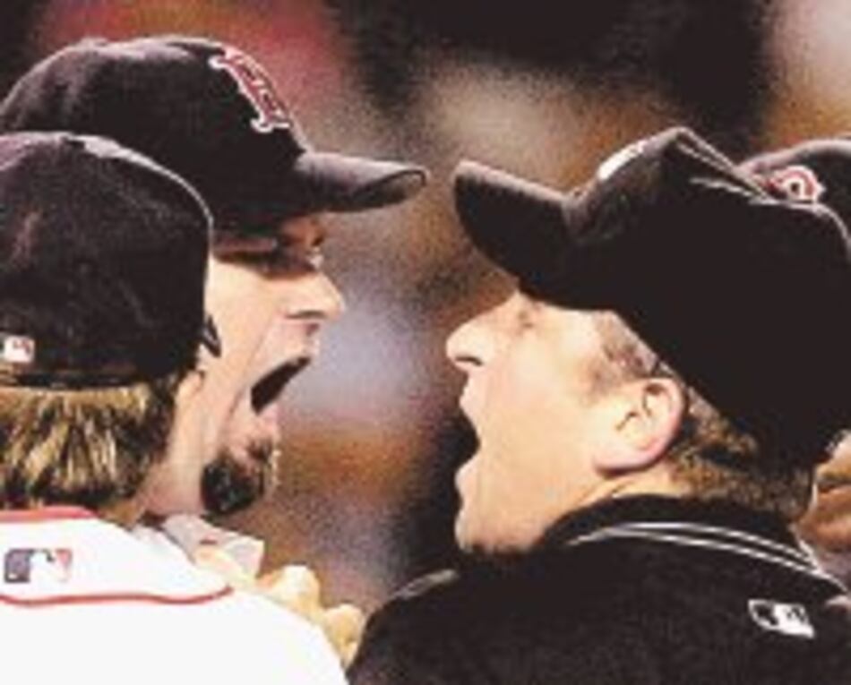 Sancionan a David Wells y a Johnny Estrada