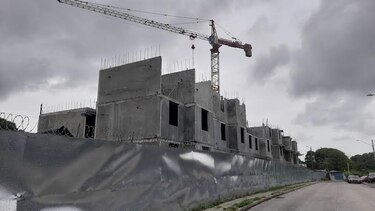 Por falta de fondos, proyecto habitacional Miguel ‘Mickey’ Sierra está paralizado
