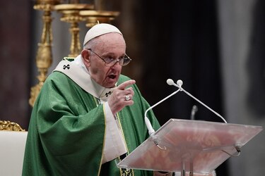 El papa visita la embajada de Rusia ante la Santa Sede