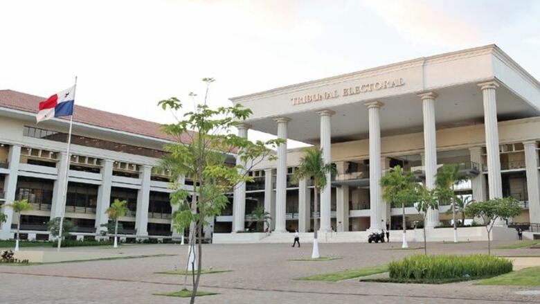 Partido PAIS, al banquillo por anomalías en recolección de firmas