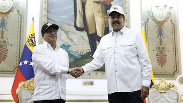 ‘Mi hermano desapareció y al mes lo acusaron de mercenario’: la incertidumbre que rodea a las decenas de colombianos que están siendo detenidos en Venezuela