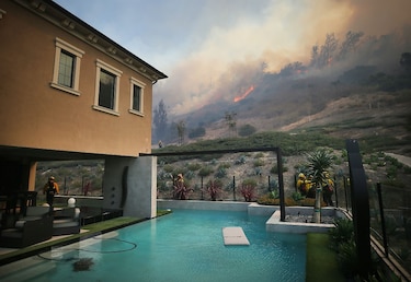 Unos 60 mil evacuados de localidad cerca de Los Ángeles por nuevo incendio forestal