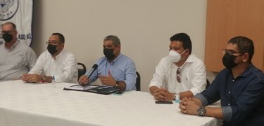Intensivistas rechazan apresurada apertura de la UCI del hospital Anita Moreno