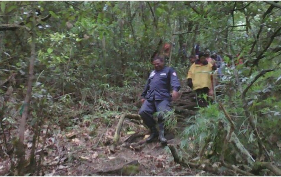 Tras 10 horas de búsqueda rescatan a cuatro personas en el volcán Barú