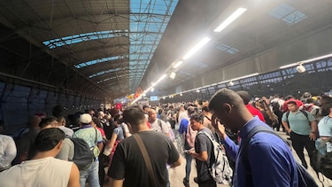 Entre escaleras fuera de servicio, calor y larga espera en el metro de Panamá