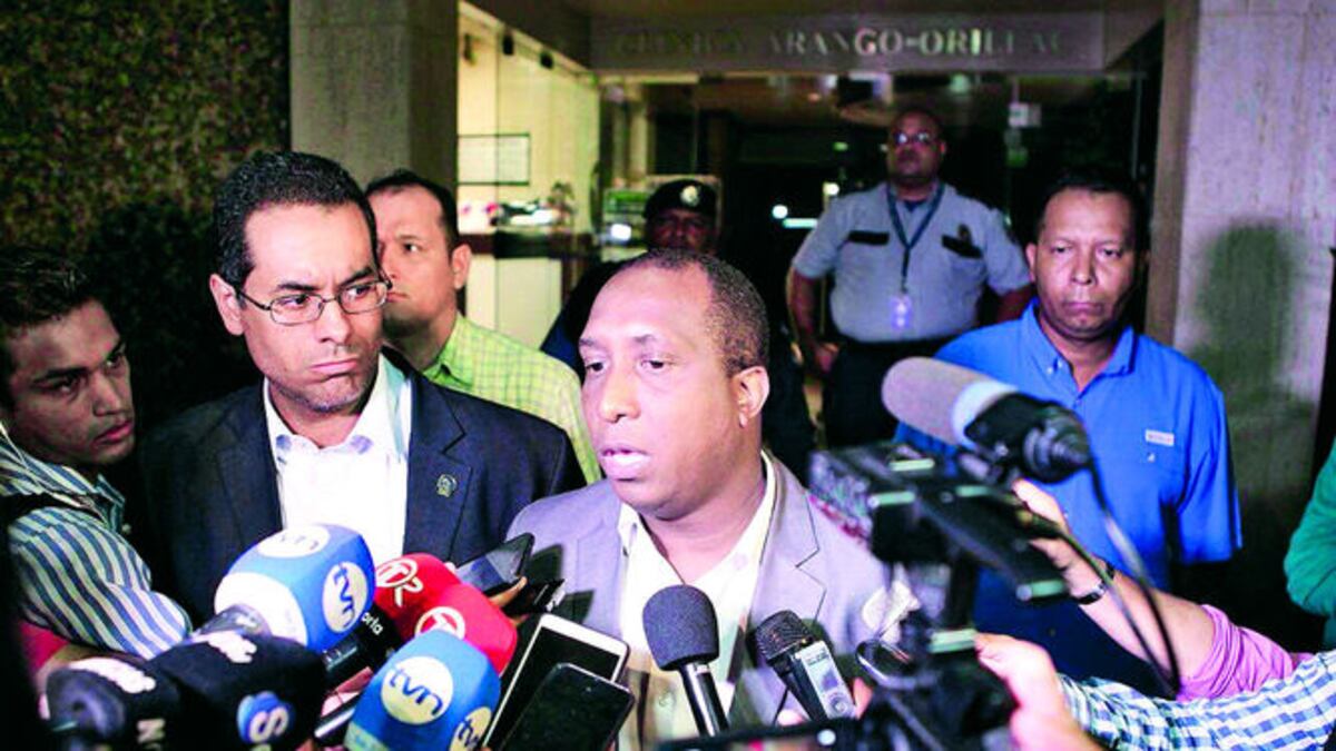 El fiscal segundo contra la Delincuencia Organizada, Javier Caraballo, informó que la diligencia se tornó compleja, debido a la gran cantidad de servidores virtuales con que cuenta la firm