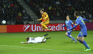 Barcelona se impone con doblete de Rakitic