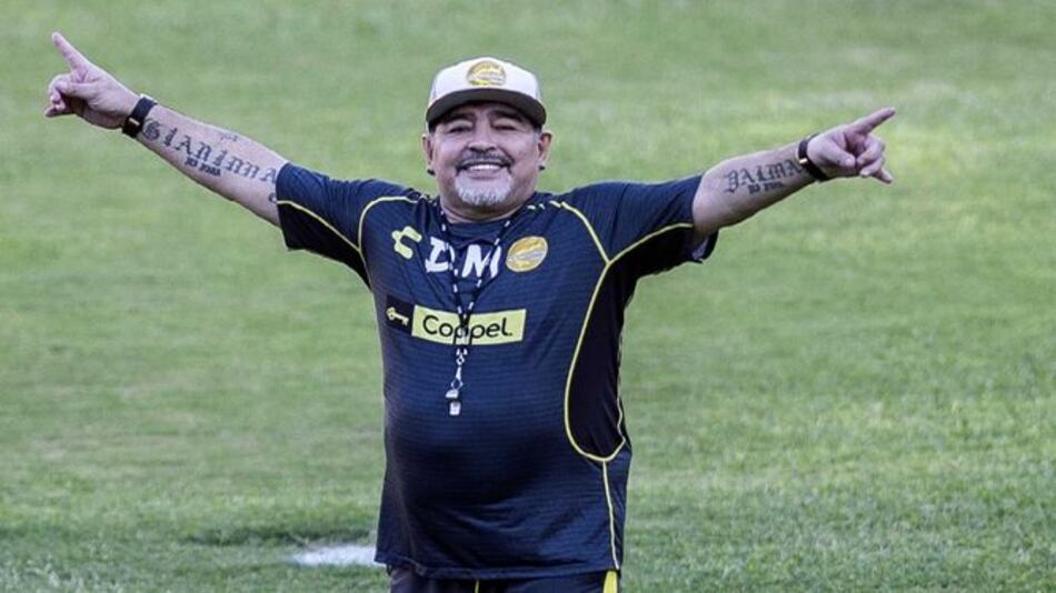 Maradona seguirá dirigiendo a Dorados en liga de México