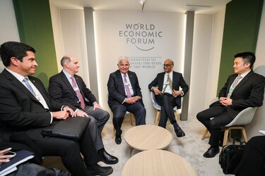 Mulino abre agenda económica de Panamá en Davos con presidentes de Singapur y Suiza