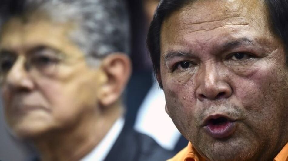 Fuerte rechazo a decisión de la MUD de ir a elecciones regionales