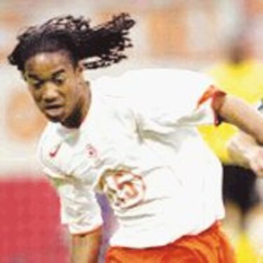 Urby Emanuelson marca el gol 1,500 de los mundiales