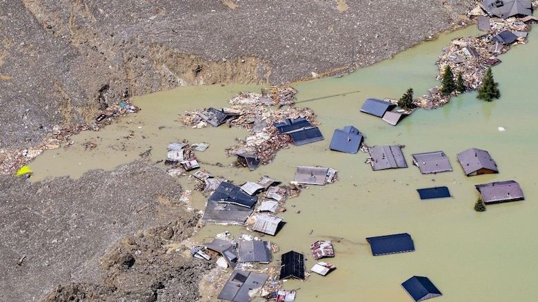 Cómo el derretimiento de los glaciares amenaza la idílica vida en los Alpes que define a Suiza