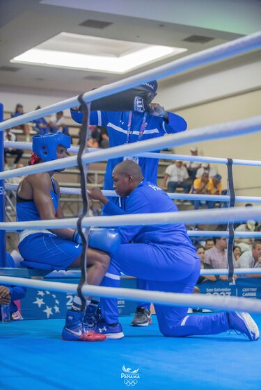 Gustavo Caicedo: la historia del entrenador que forjó la medalla de Atheyna Bylon
