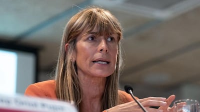 Presentan cargos por presunta corrupción contra Begoña Gómez, esposa del presidente español Pedro Sánchez