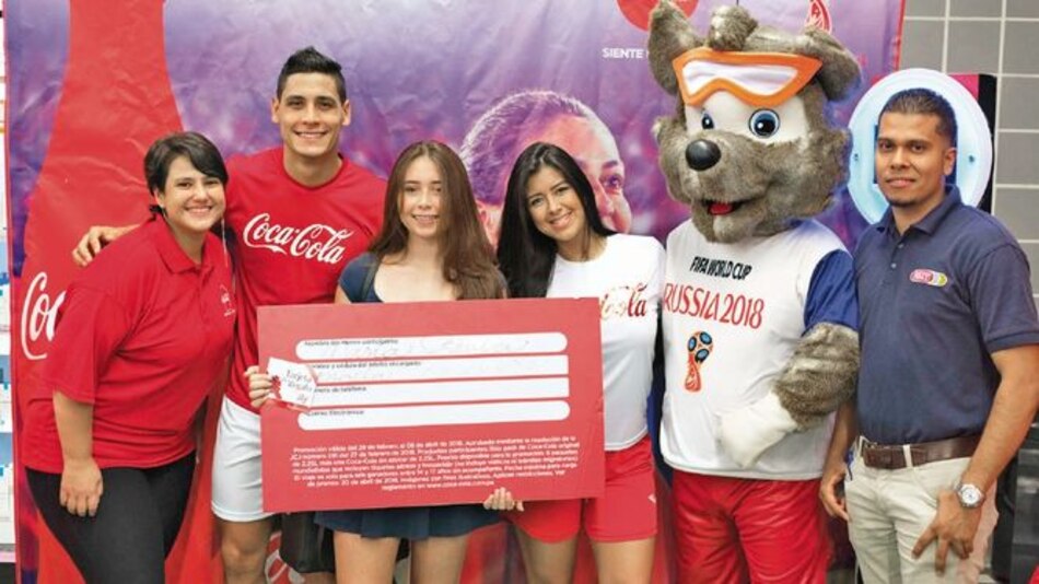 Supermercados Rey presenta su abanderada para el Mundial de Rusia