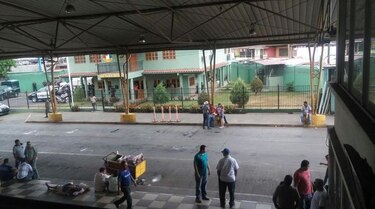 Hombre asesina a mujer en terminal de autobuses de Paso Canoas, Chiriquí, frente a numerosos testigos