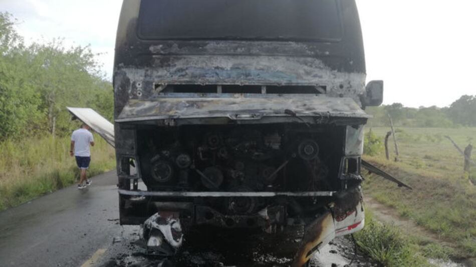Se incendia bus de la ruta Pesé-Panamá