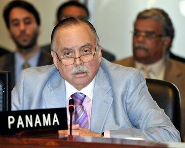 Presentan denuncia penal contra Cortizo por posible peculado, en el caso de las cirugías bariátricas