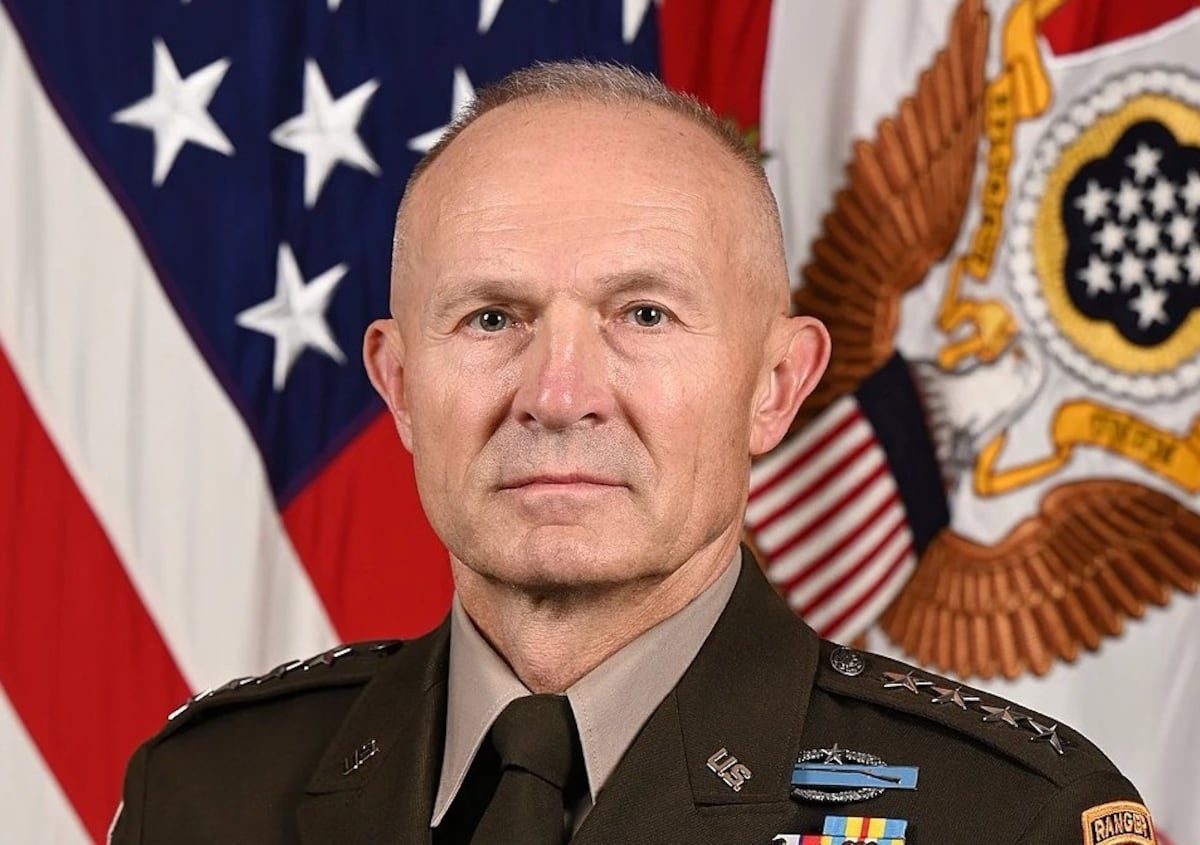 Destituyen al jefe del Estado Mayor del Ejército de Estados Unidos en plena guerra de Irán