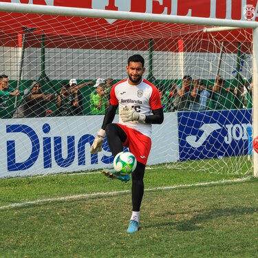 Panameño César Samudio se queda con el Marathón