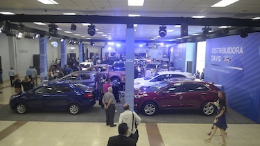 Conozca qué debe saber antes de comprar un vehículo nuevo en la feria de automóviles