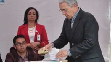 Gana el ‘no’; Juan Manuel Santos llama al diálogo