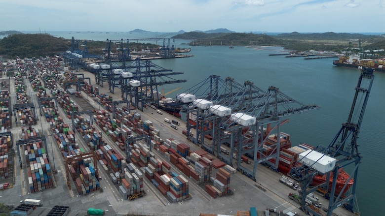 Naviera francesa CMA CGM interesada en concesiones de puertos de Balboa y Cristóbal y otras terminales de CK Hutchison