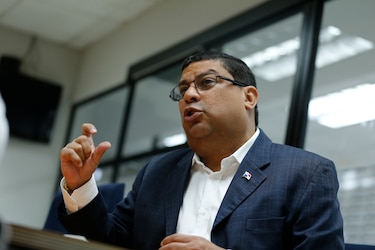 Adiós al primer ministro de cultura