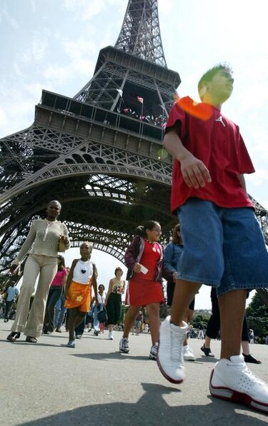 La Torre Eiffel tendrá suelo de cristal