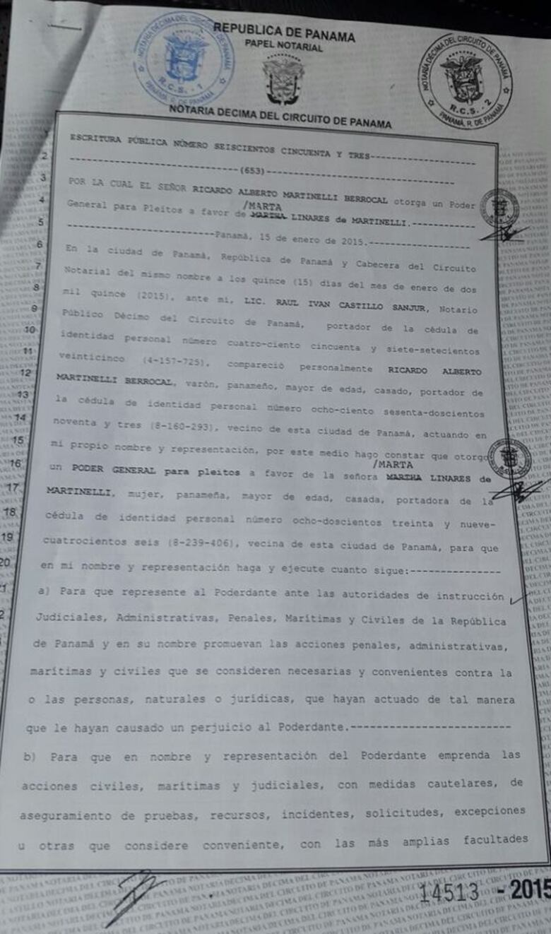 Martinelli otorga amplios poderes a su esposa y hermano
