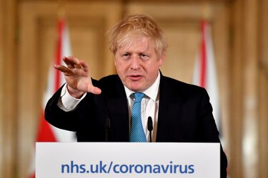Boris Johnson, infectado por coronavirus, hospitalizado para someterse a exámenes