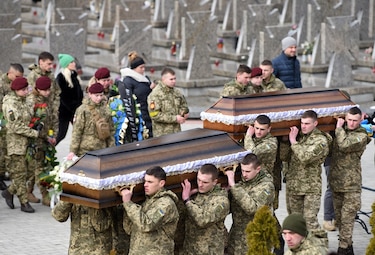 Ucrania llora a sus soldados muertos en la guerra contra el ejército ruso